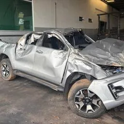 SUCATAToyota Hilux 2020 2.8 Tdi Srx Cab. Dupla 4x4 Aut. 4p  PARA RETIRADA DE PEÇAS